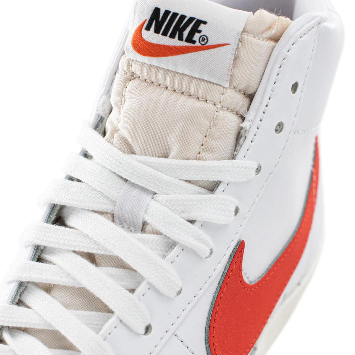 Nike Wmns Blazer Mid 77 CZ1055-101 - weiss-rot - Image 4