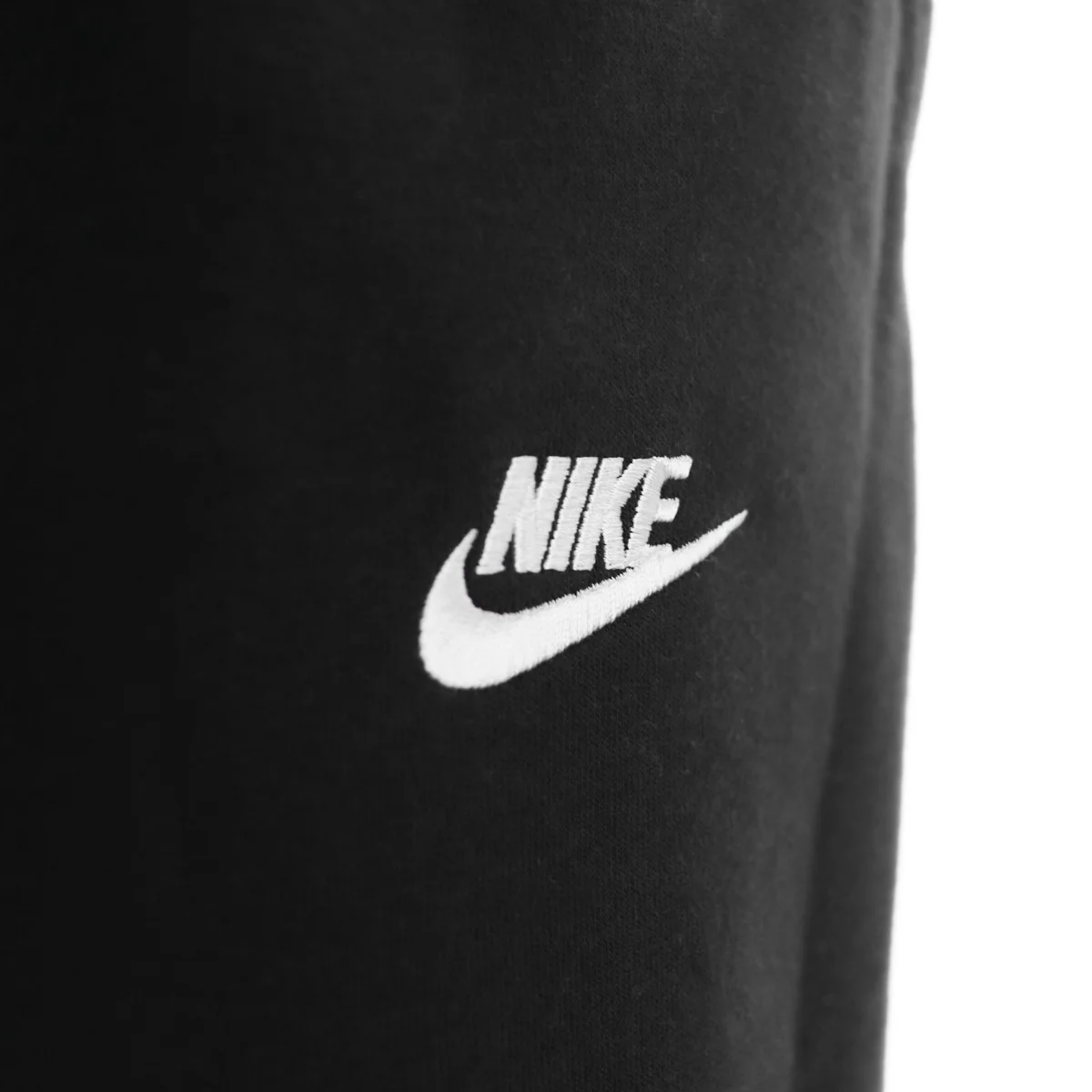 Nike NSW Club Jogger French Terry Jogging Hose BV2679-010 - schwarz-weiss - Image 3